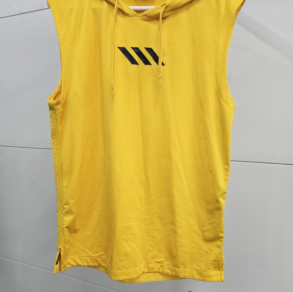 Adidas Men's BasketBall Club Shirt & Shorts